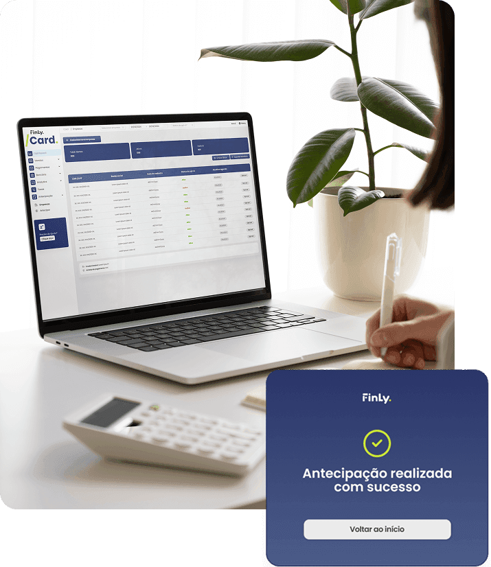 Laptop mostrando dashboard de antecipação de recebíveis com inteligência